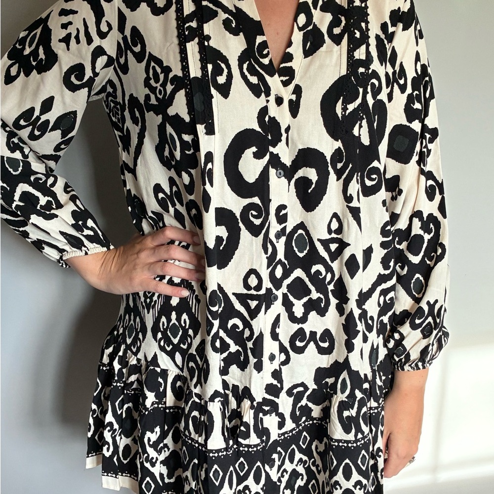 Zara Black and Cream Patterned Long Sleeve Dress